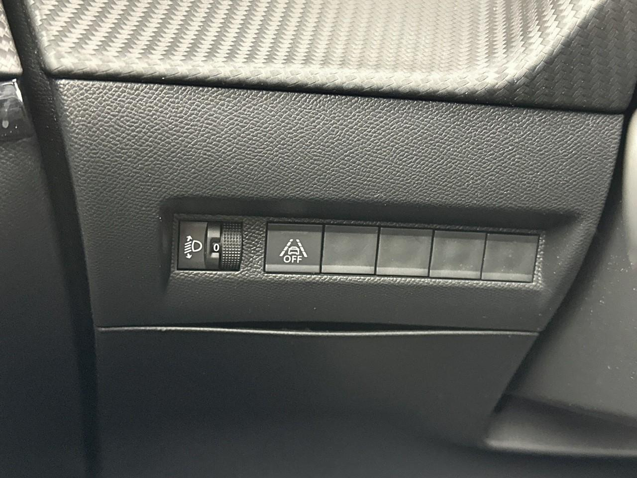 Peugeot 208 puretech 100 s&s bvm6 allure — photo 16