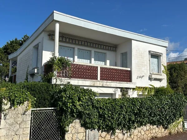 VAUX PONTAILLAC MAISON À RÉNOVER en 3ème LIGNE MER au prix d