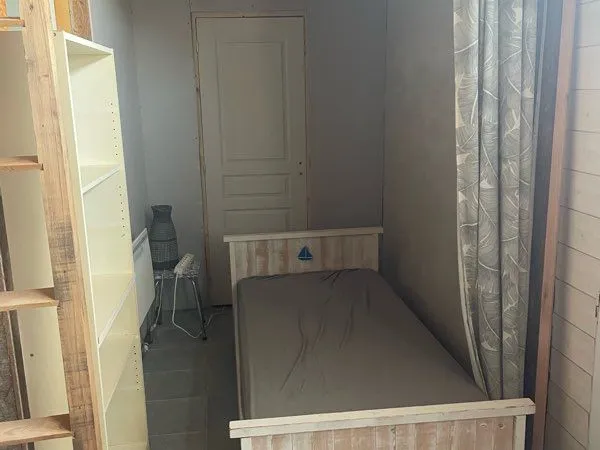 Studio meublé entièrement rénové — 495 charges comprises — à 9 min d'Orthez