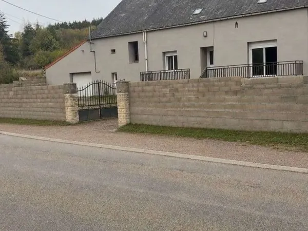 Maison individuelle avec dépendances