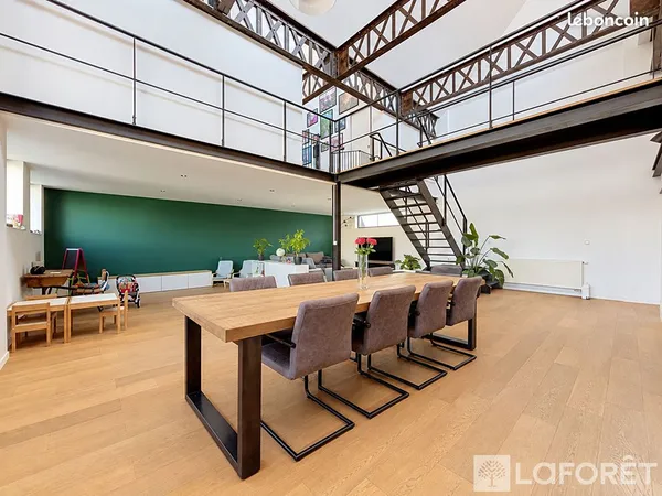 Loft/atelier/surface 4 pièces 174 m²