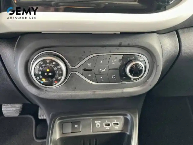 Renault Twingo iii e-tech — photo 27