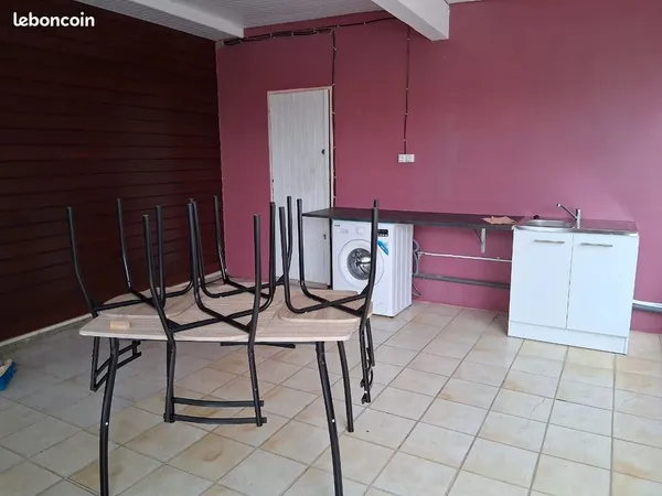 Chambre aménagée à louer - Étudiant uniquement