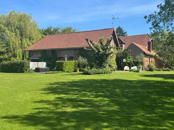 Maison 8 pièces 241 m²