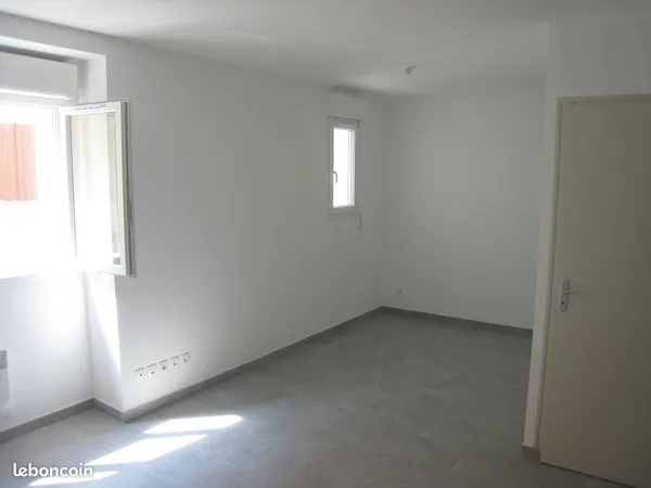 Studio 26 m² + local a velo