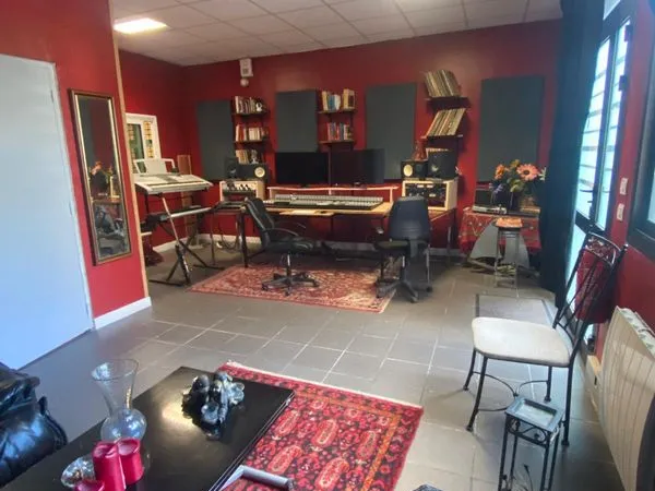 Bureau / local à Evry 86 m2