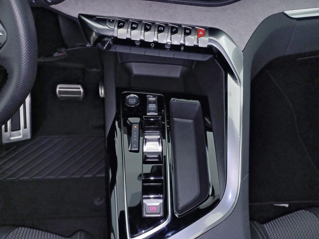Peugeot 3008 hybrid 225 e-eat8 gt — photo 14