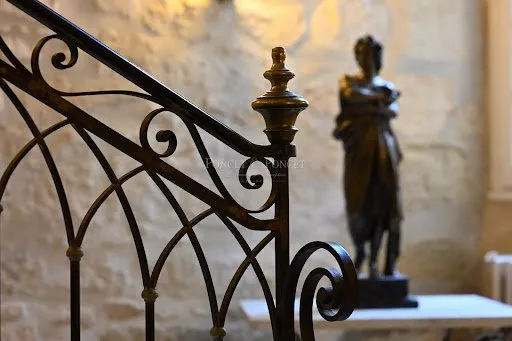 Château 27 pièces 1400 m²