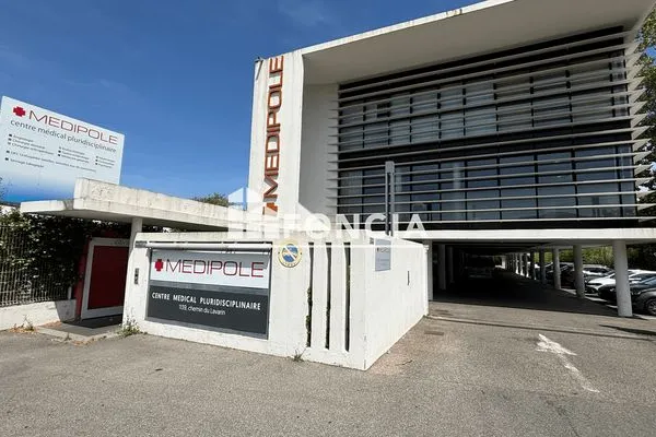 Local 7 pièces 197 m²