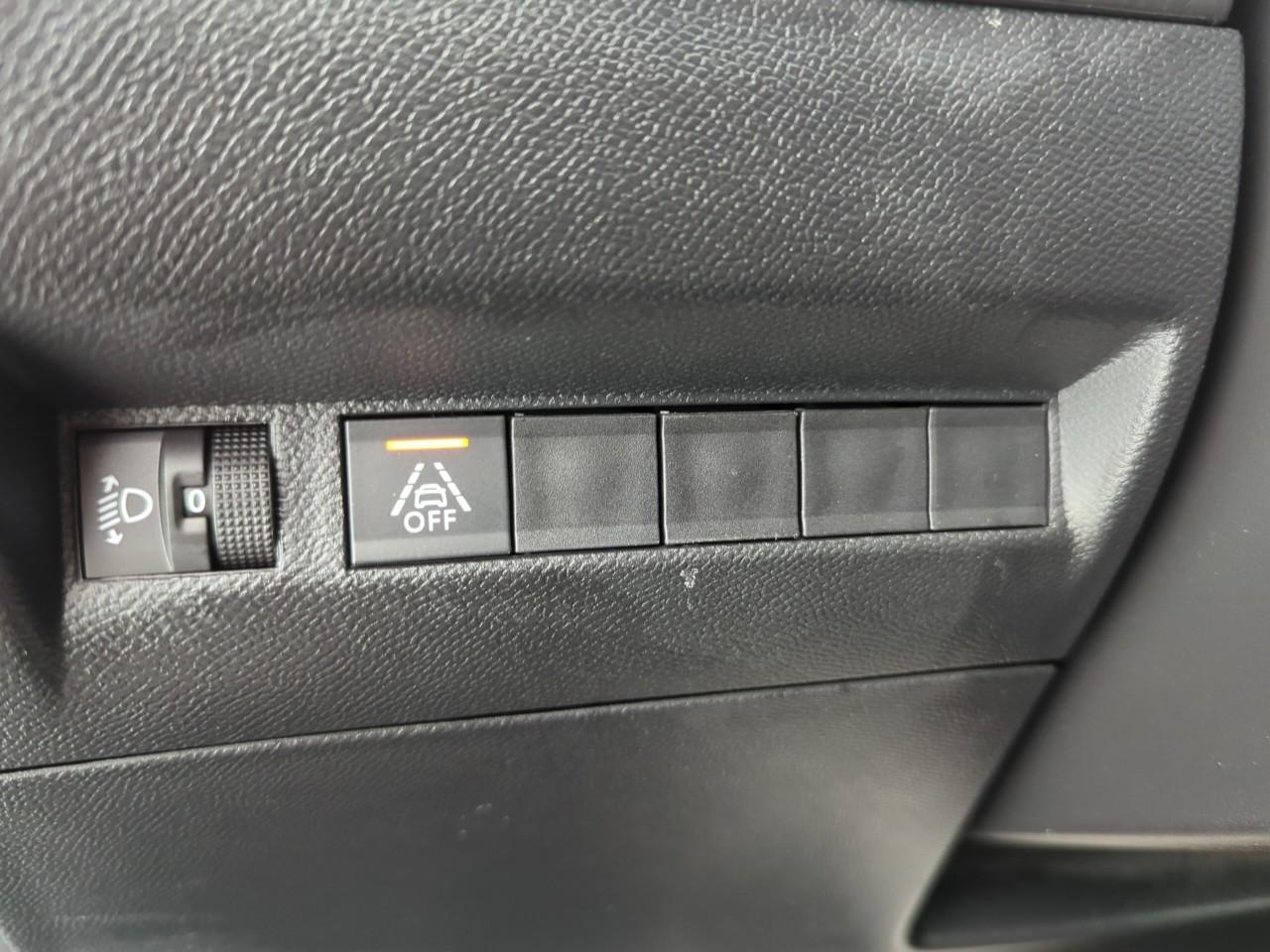 Peugeot 208 puretech 75 s&s bvm5 like — photo 19