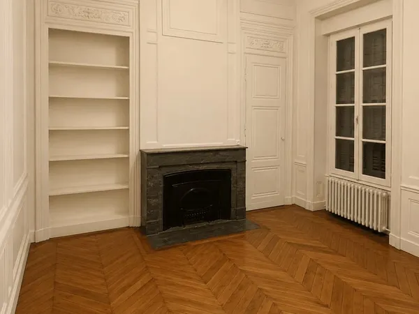 Studio 5 pièces 93 m²