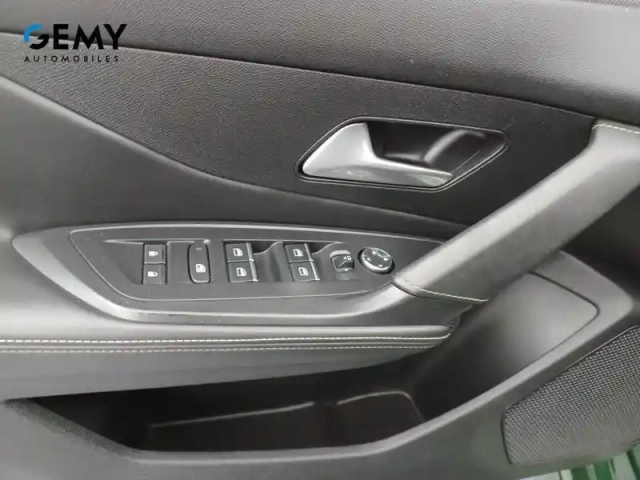 Peugeot 308 phev 225 e-eat8 — photo 16