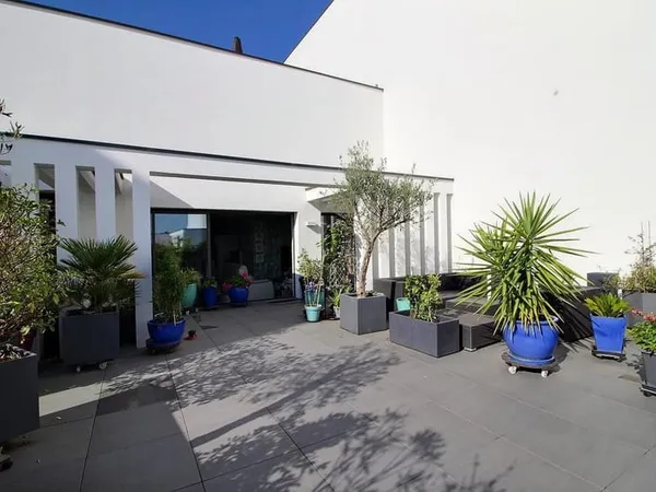 Appartement 2020 avec grande terrasse proche tram D