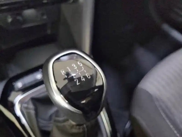Opel Corsa 1.2 turbo 100 ch bva8 — photo 14
