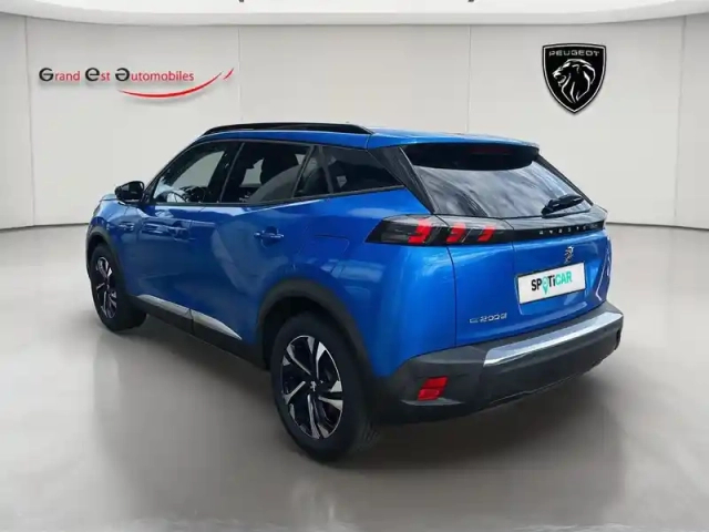 Peugeot 2008 e- 136ch roadtrip — photo 3