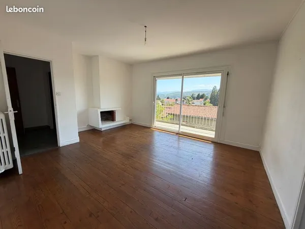 Appartement t4 avec balcon et garage