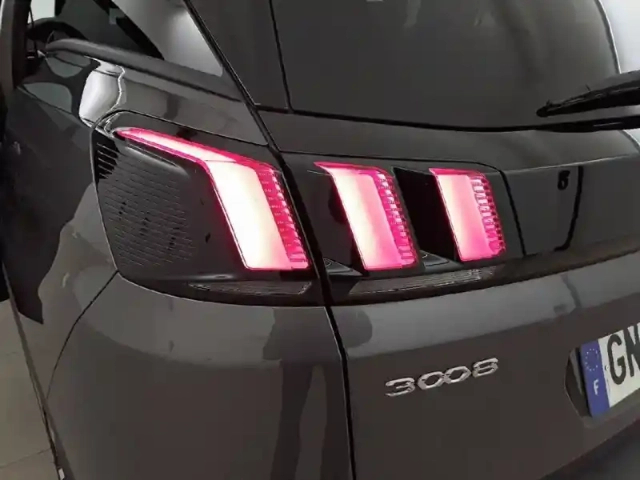 Peugeot 3008 bluehdi 130ch s&amp;s eat8 — photo 17