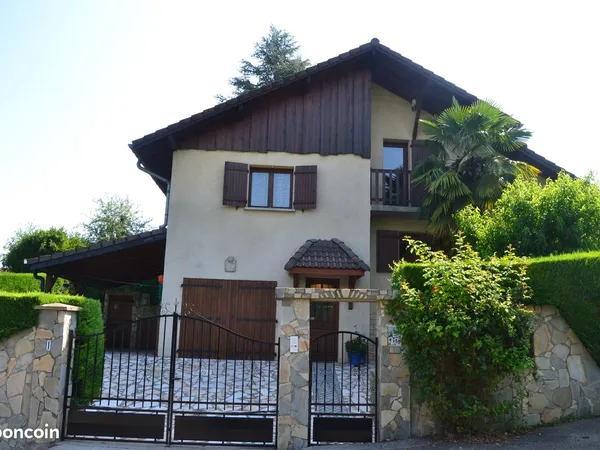 Maison individuelle en demi niveaux 3 chambres à Rumilly