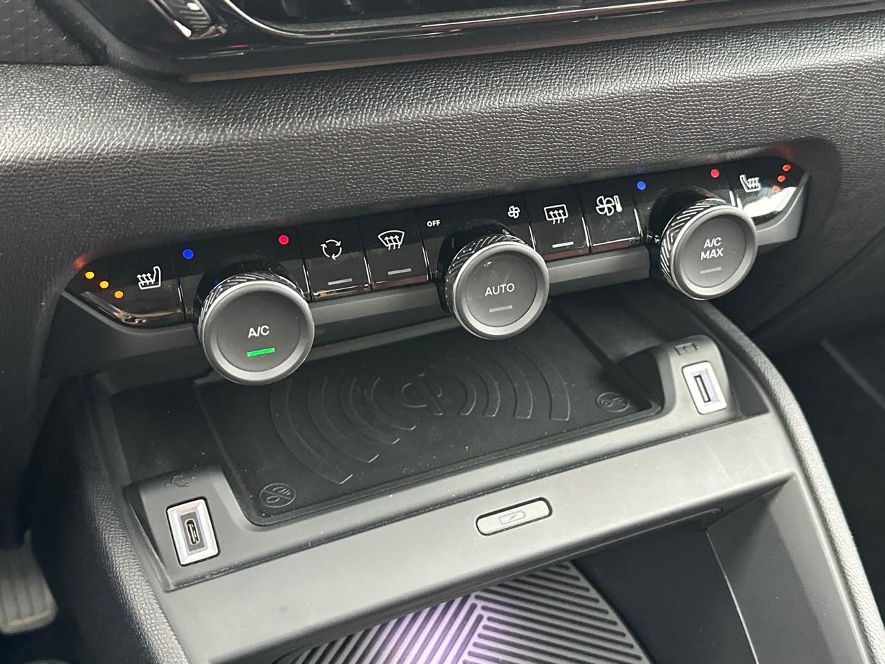 Citroën C4 puretech 130 s&s eat8 shine pack — photo 27