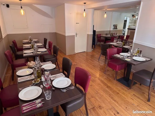 À LOUER - Restaurant 74m² équipé + terrasse - Villejuif Centre (Rue piétonne)