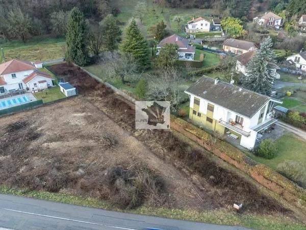 TERRAIN CONSTRUCTIBLE DE 954 M2 PLAT ET LIBRE DE CONSTRUCTEU
