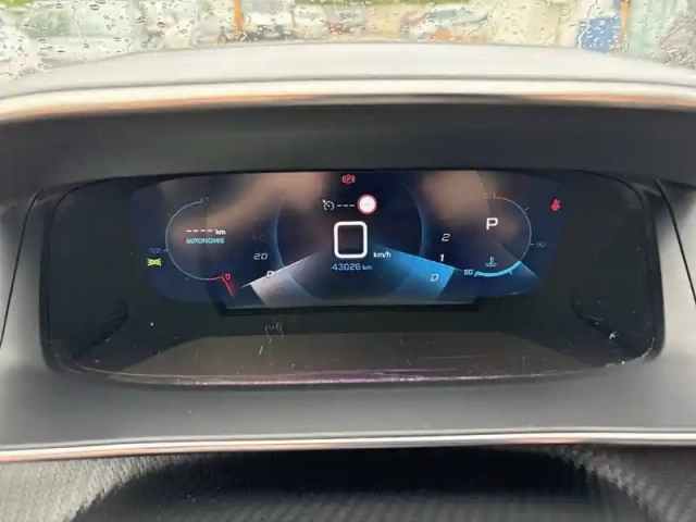 Peugeot 2008 puretech 130 s&amp;s eat8 — photo 25