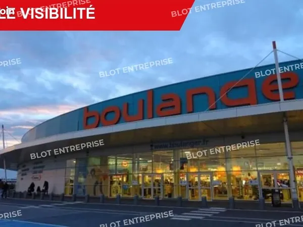 Local commercial 1 300 m²