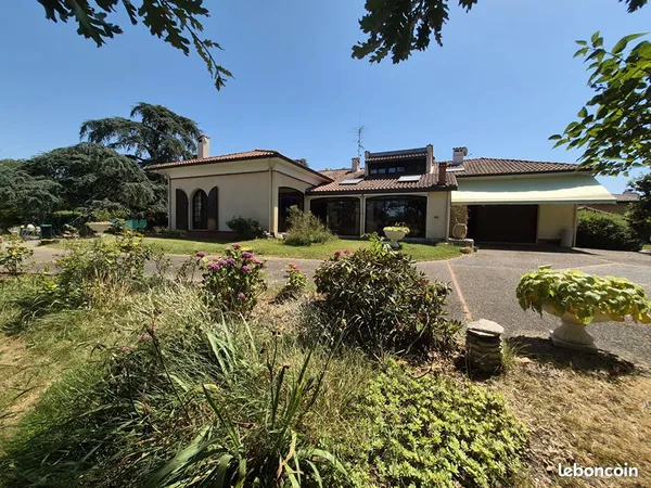 Maison 9 pièces 223 m²