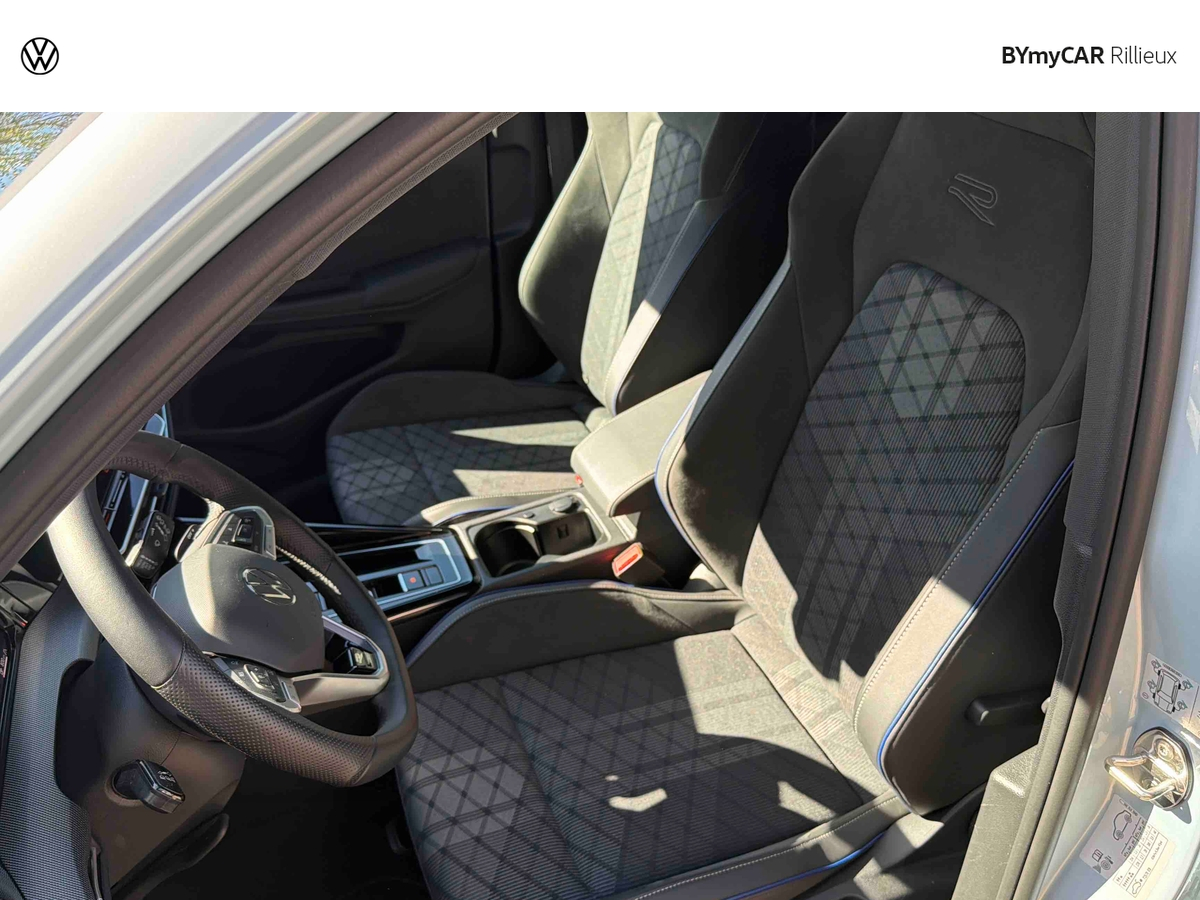 Volkswagen Golf 1.5 eTSI EVO2 150 DSG7 — photo 11