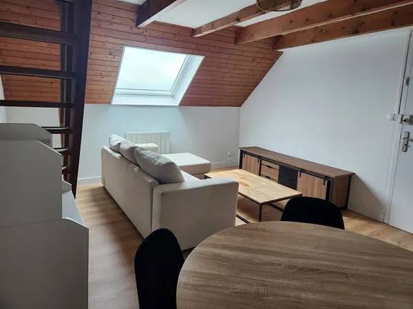 A LOUER appartement duplex T3 meublé
