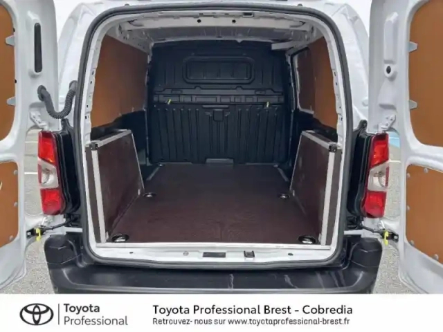 Toyota Proace city medium 100 d-4d start mc24 — photo 10