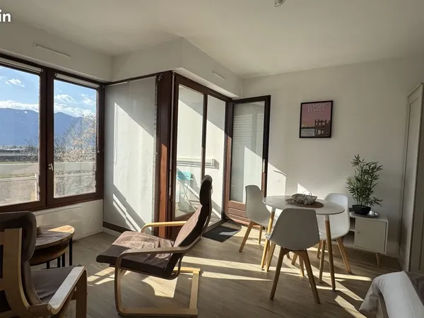 Studio 1 pièce 28 m²