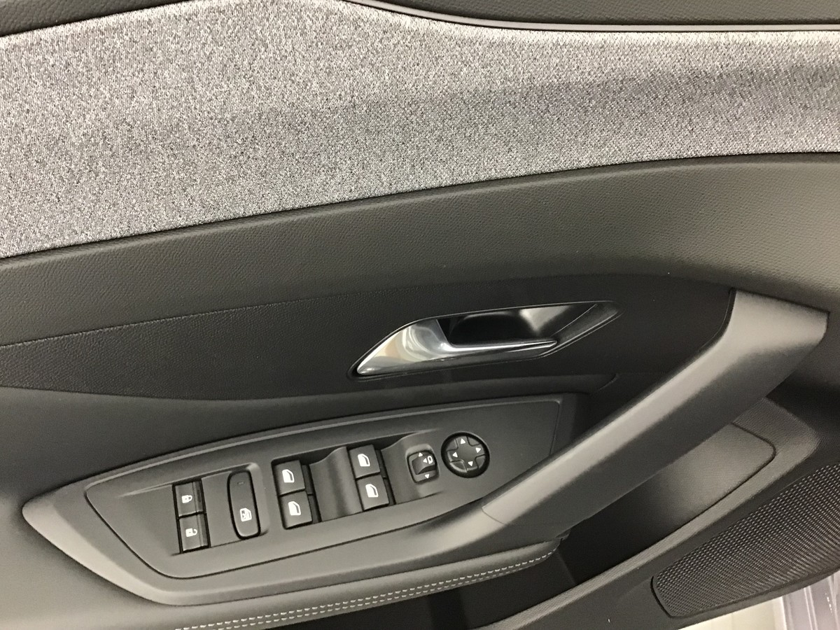 Peugeot 308 — photo 9