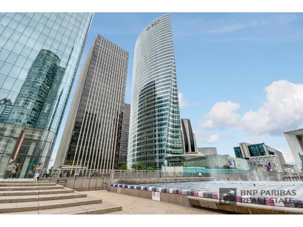 Bureaux 2 pièces 598 m²