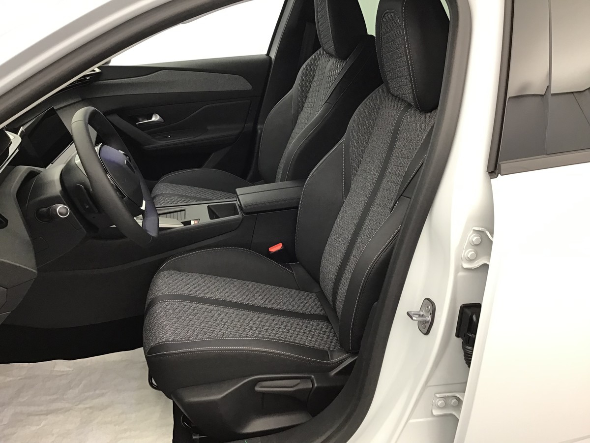 Peugeot 308 — photo 23
