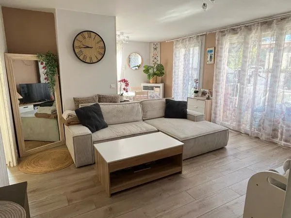 T3 de 64 m² - 2 chambres - Garage, cave et parking