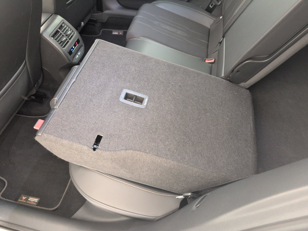 Cupra Leon — photo 12