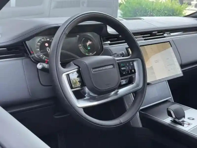 Land Rover Range Rover 3.0 p550e 550ch phev autobiography swb — photo 10