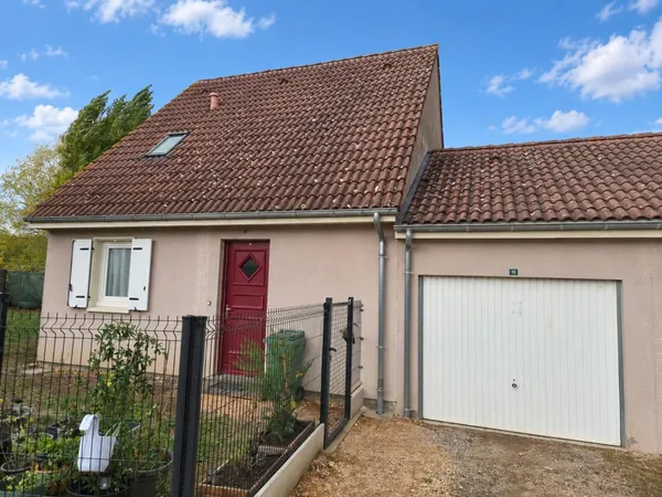 Pavillon T3 avec terrain et garage attenant