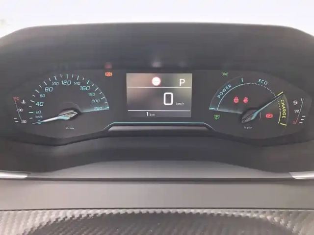 Peugeot 2008 hybrid 110 e-dcs6 — photo 30