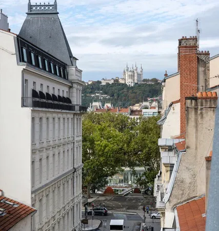 T2 dernier étage Lyon 6 calme et vue
