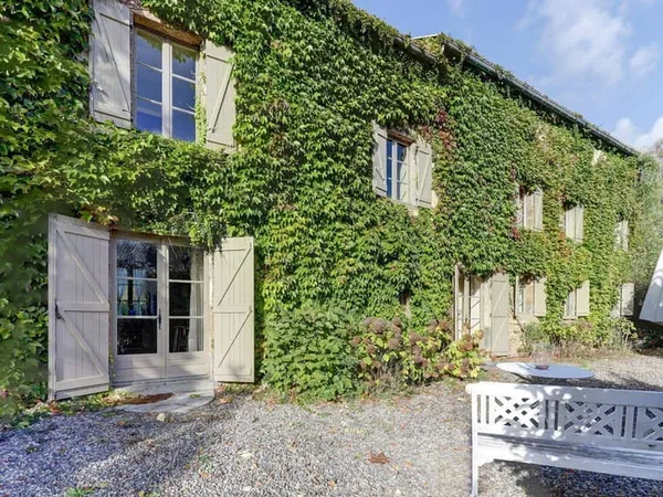 Maison de plain-pied 8 pièces 312 m²
