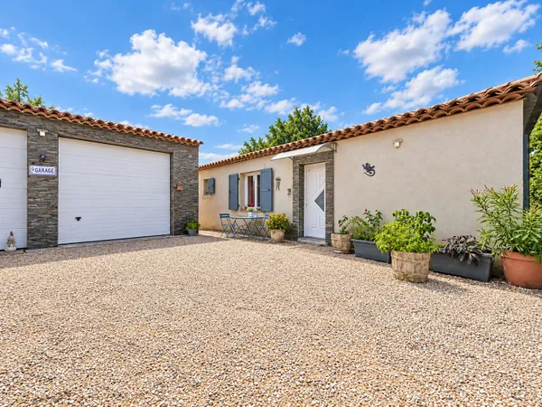 Villa au calme avec jardin et double garage