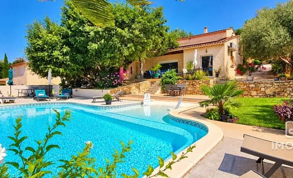 Maison traditionnelle T4-5 de 120m2 sur 1548m2
