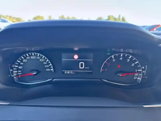 Peugeot 2008 1.2 puretech 100ch s&amp;s style — photo 8