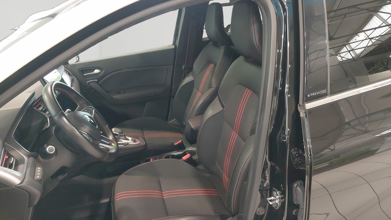 Renault Captur E-Tech Plug-in 160 - 21B — photo 11