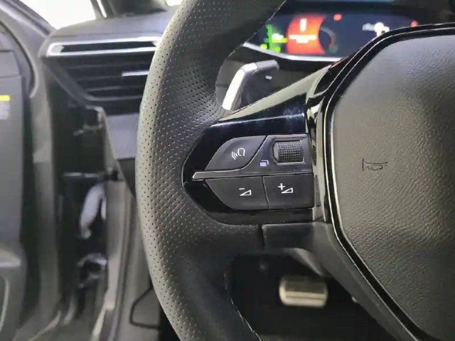 Peugeot 208 puretech 100 s&amp;s eat8 — photo 43