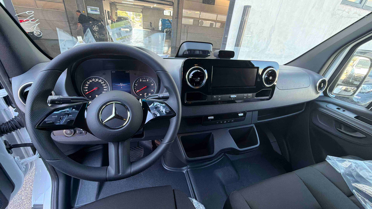 Mercedes SPRINTER FGN 311 CDI 37 3.5T RWD — photo 9