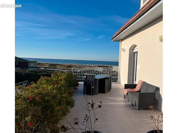 Studio FACE MER + terrasse - 750 EUROS tout compris - 2/3 pers