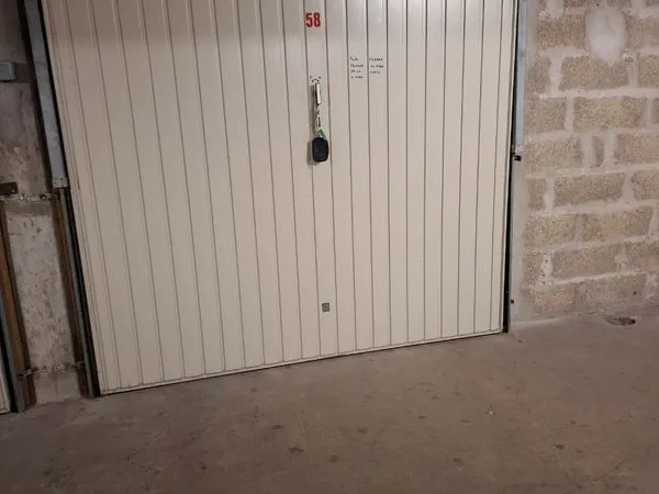 GARAGE 15 m2 DAX Quartier Arênes 23900e